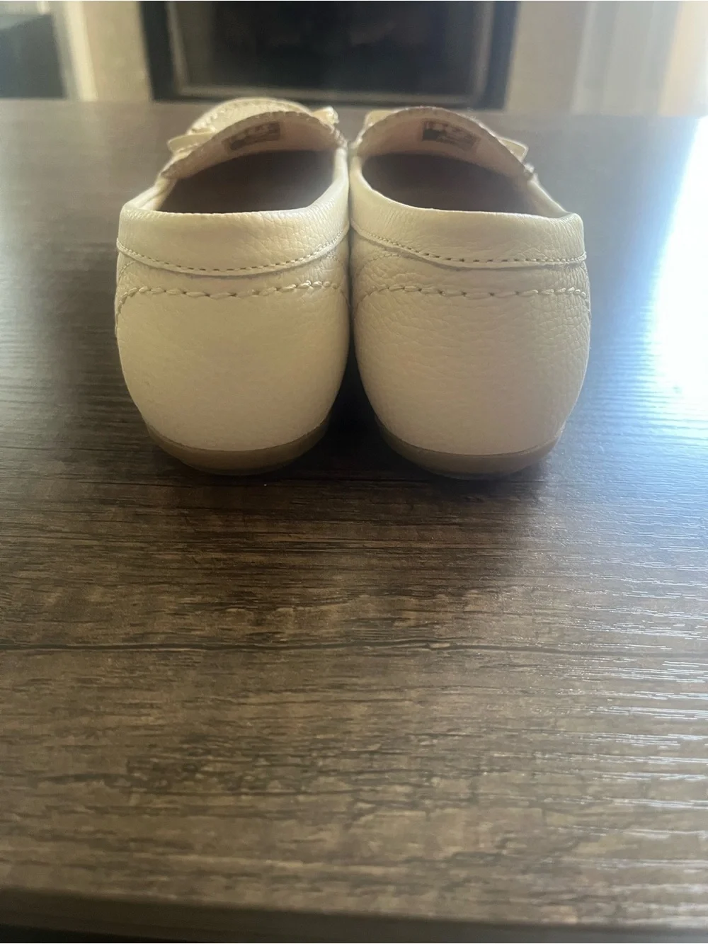 Clarks Women's Cream Pebbled Leather Moccasin Loafers